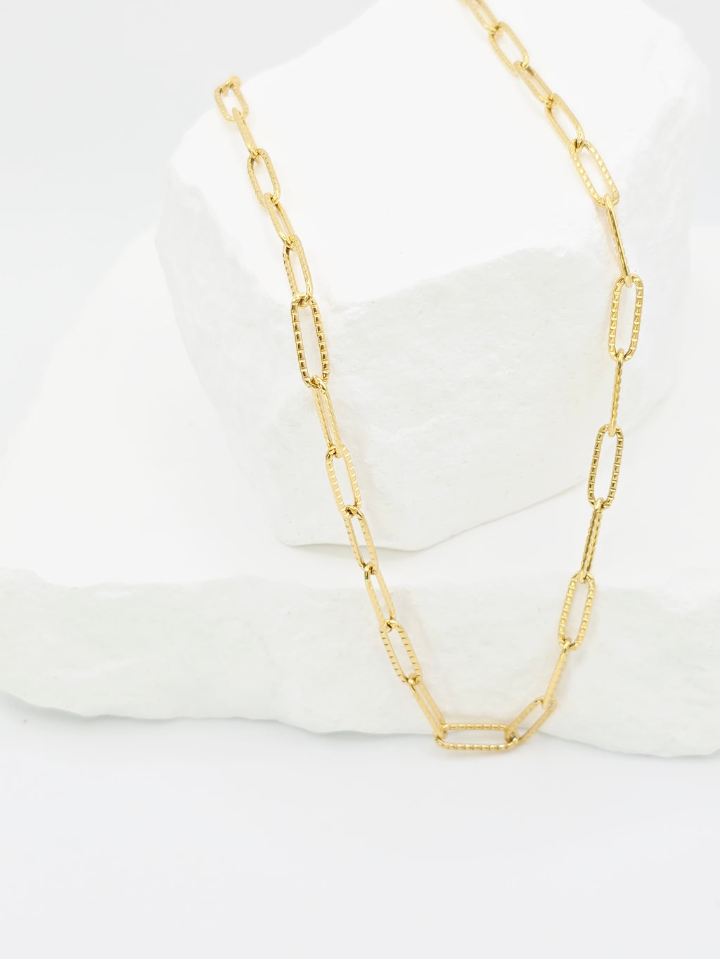 Rosé Luxe Golden Link Necklace – Waterproof Tarnish-Free Hypoallergenic Gold Chain Jewelry for Everyday Luxury