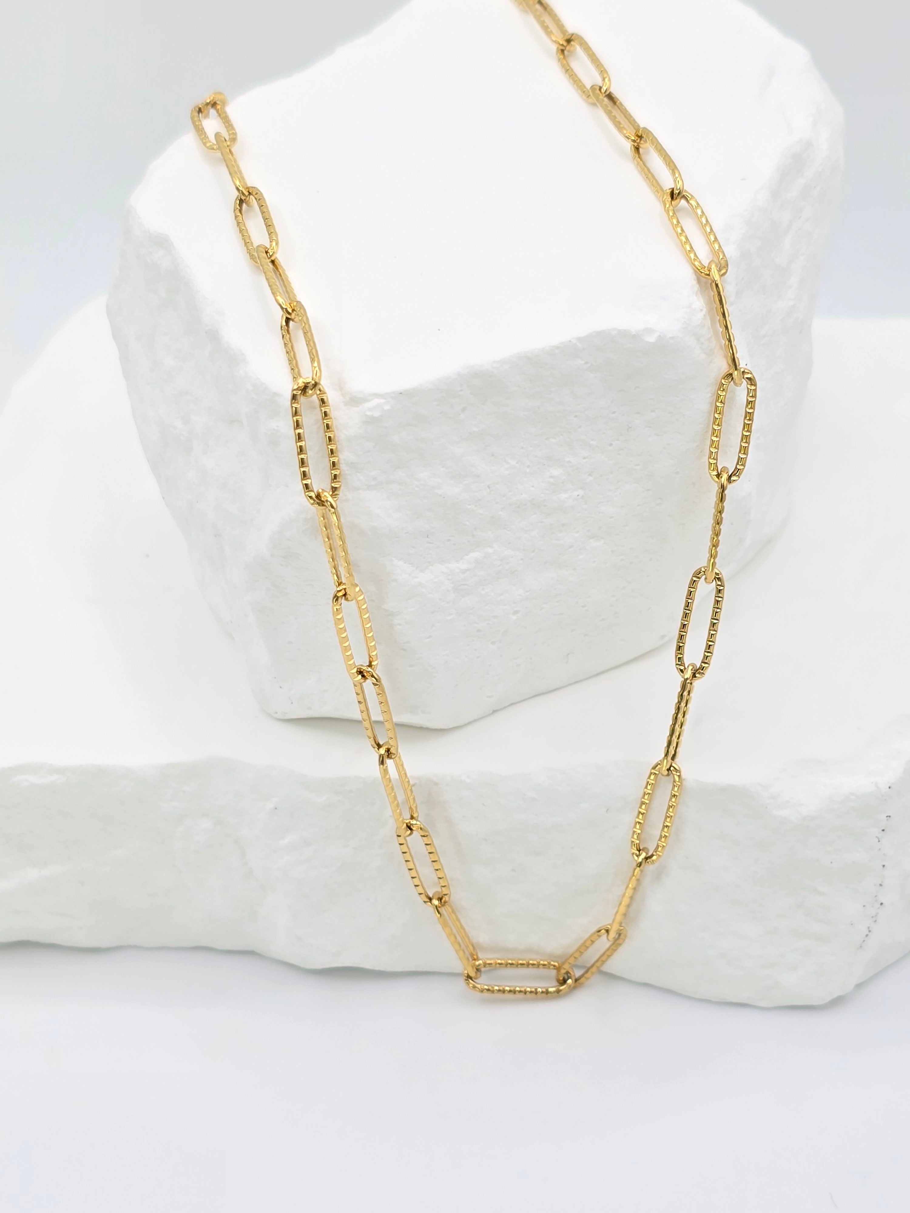 Rosé Luxe Golden Link Necklace – Waterproof Tarnish-Free Hypoallergenic Gold Chain Jewelry for Everyday Luxury
