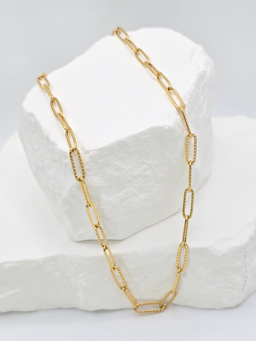 Rosé Luxe Golden Link Necklace – Waterproof Tarnish-Free Hypoallergenic Gold Chain Jewelry for Everyday Luxury