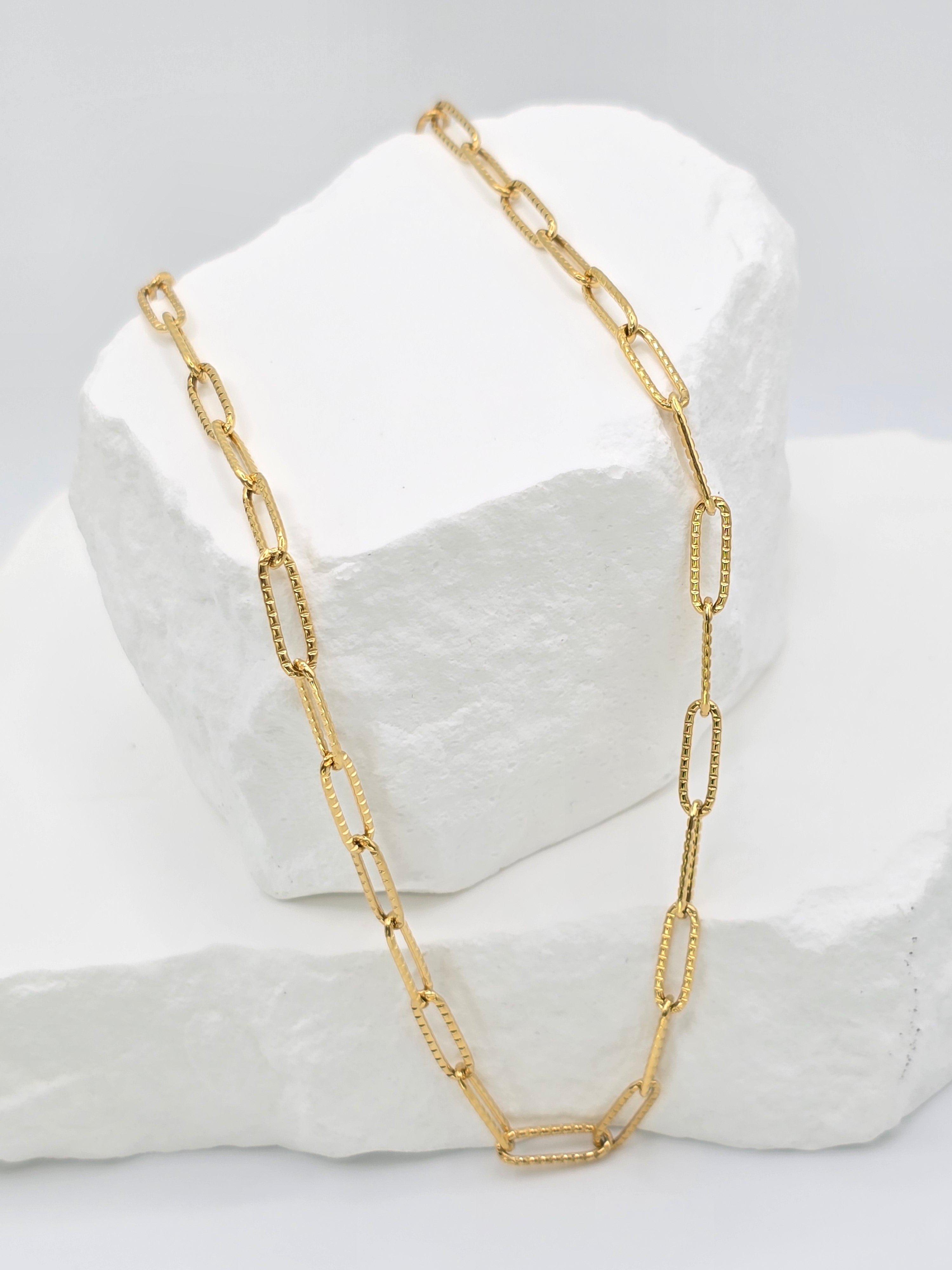Rosé Luxe Golden Link Necklace – Waterproof Tarnish-Free Hypoallergenic Gold Chain Jewelry for Everyday Luxury