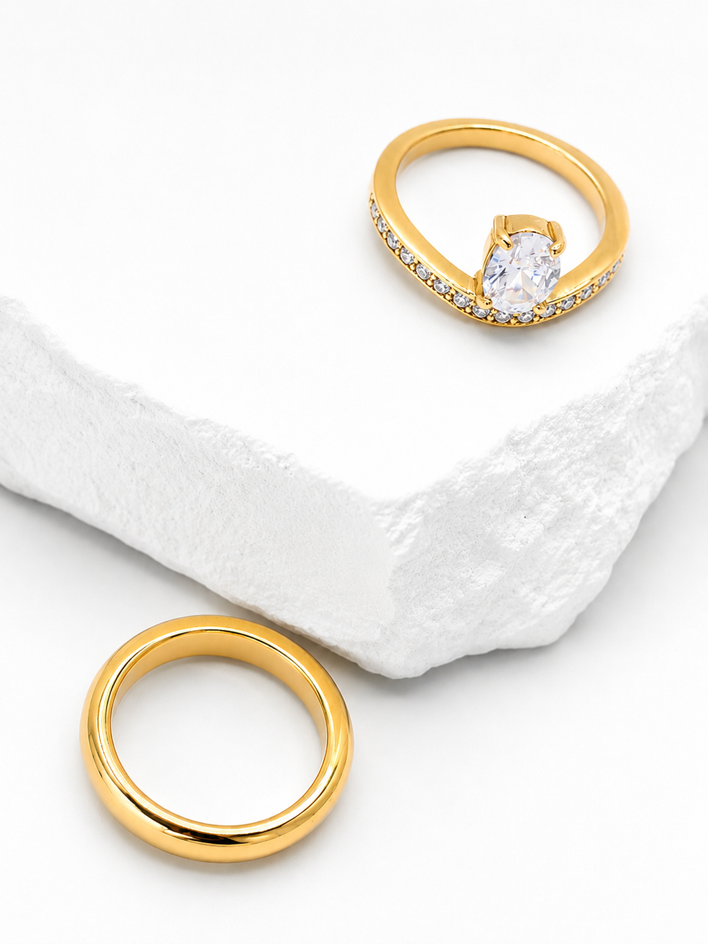 Rosé luxe Gold Luxe Ring Set – Minimalist Stackable Crystal Rings