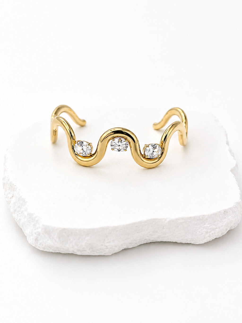 Rosé Luxe Wave Crystal Cuff Bracelet – Elegant Gold Open Bangle