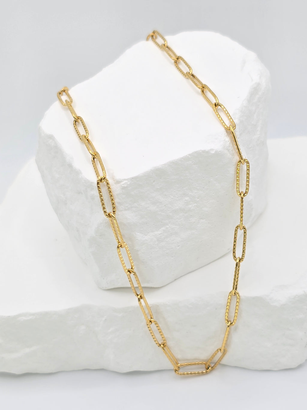 Rosé Luxe Golden Link Necklace – Waterproof Tarnish-Free Hypoallergenic Gold Chain Jewelry for Everyday Luxury